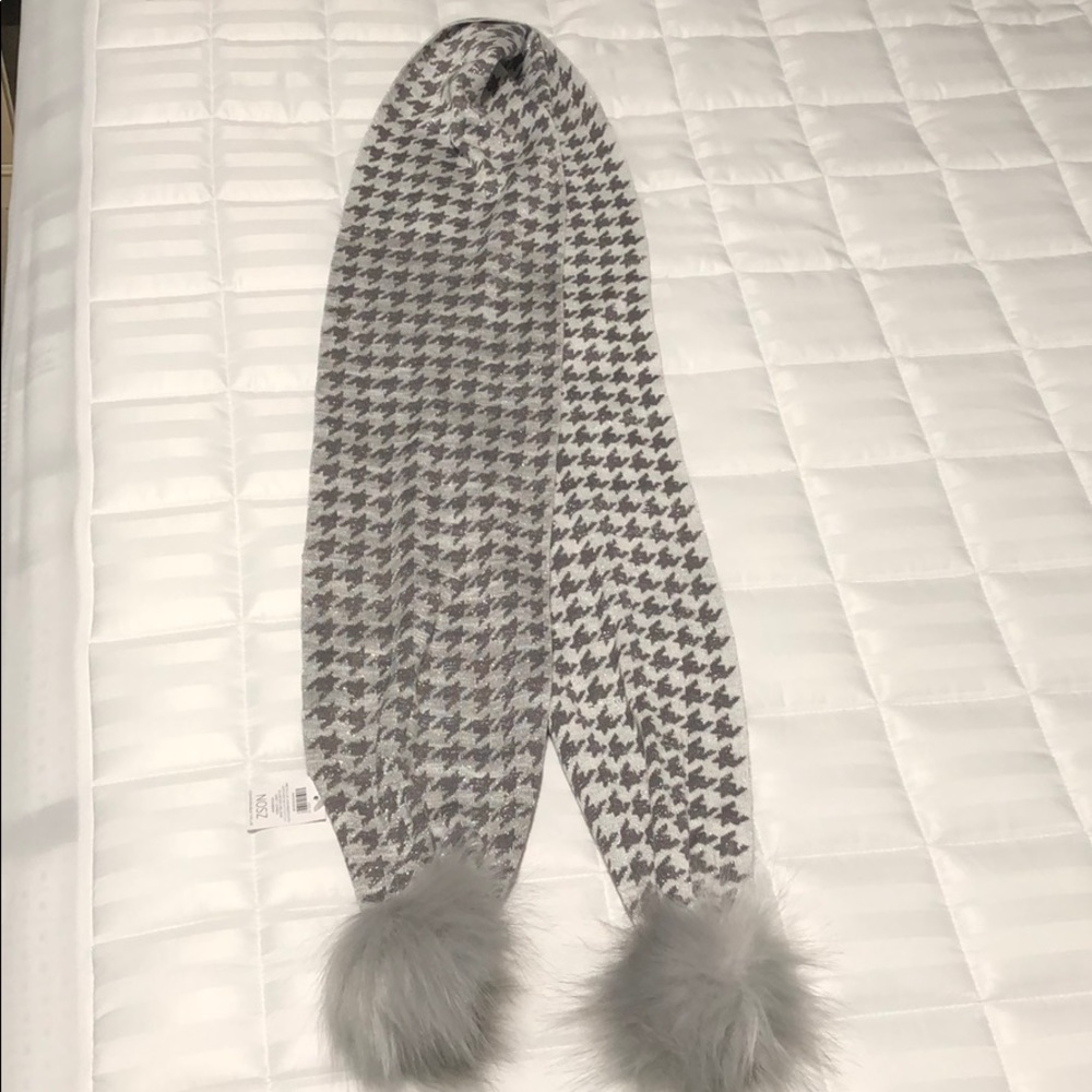 Reversible Pattern Scarf - Picture 2 of 4